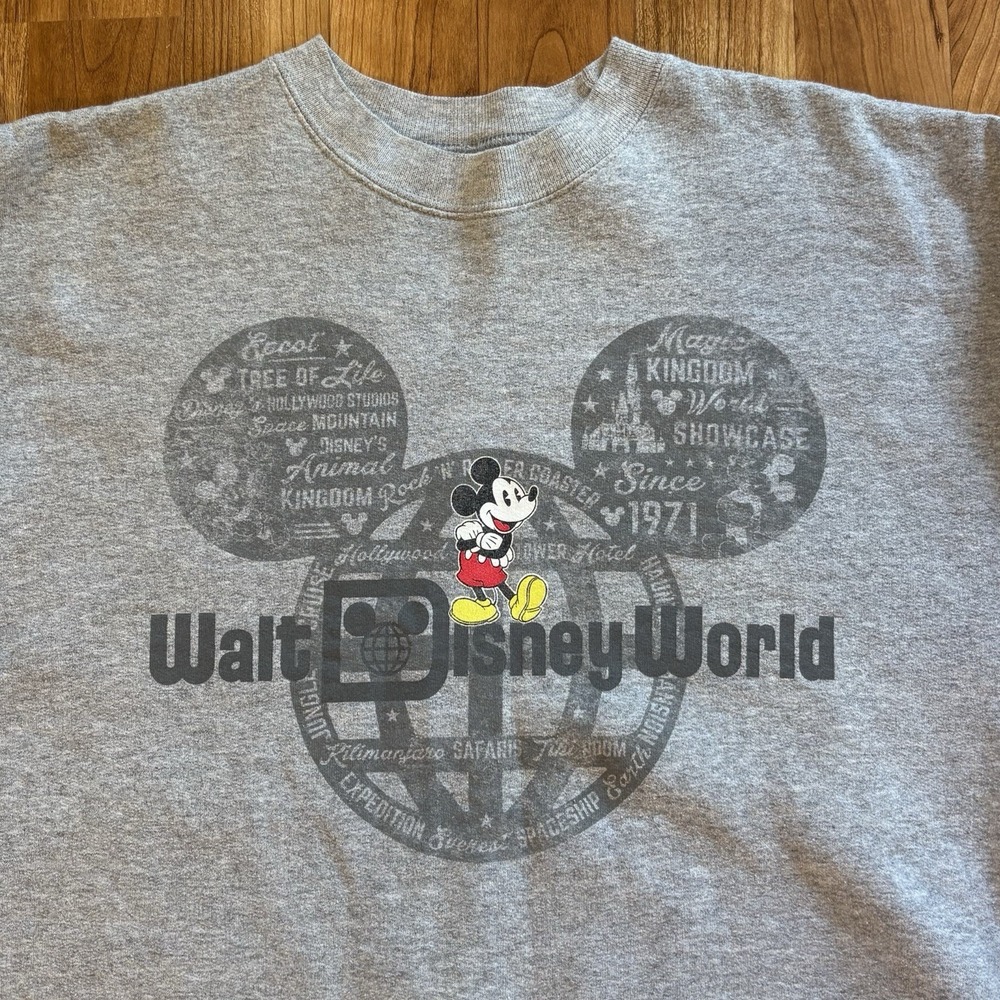 Disneyland Mickey Mouse Medium Sweatshirt Crewneck Disney Parks